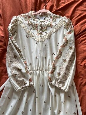 Montgomery Ward Sheet Floral Midi Dress with Lace Trim